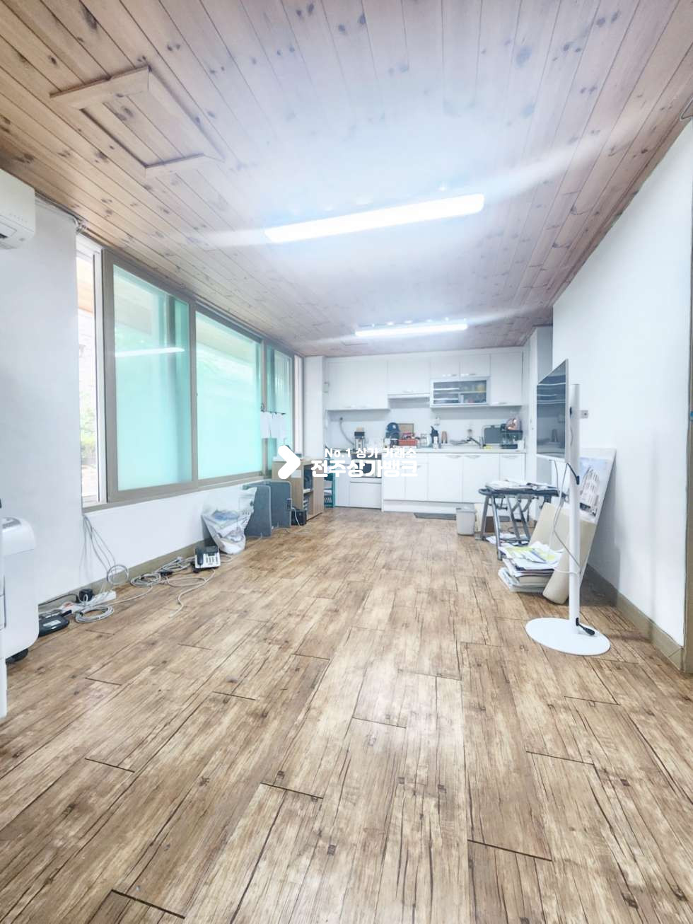 전북 전주완산구 효자동3가 효자동1층 사무실로 사용하시기 매우좋은곳 내부 깔끔 , 룸분리 가격 저렴 ,화장실 2개있음 월세 매물번호 14849 사진 1
