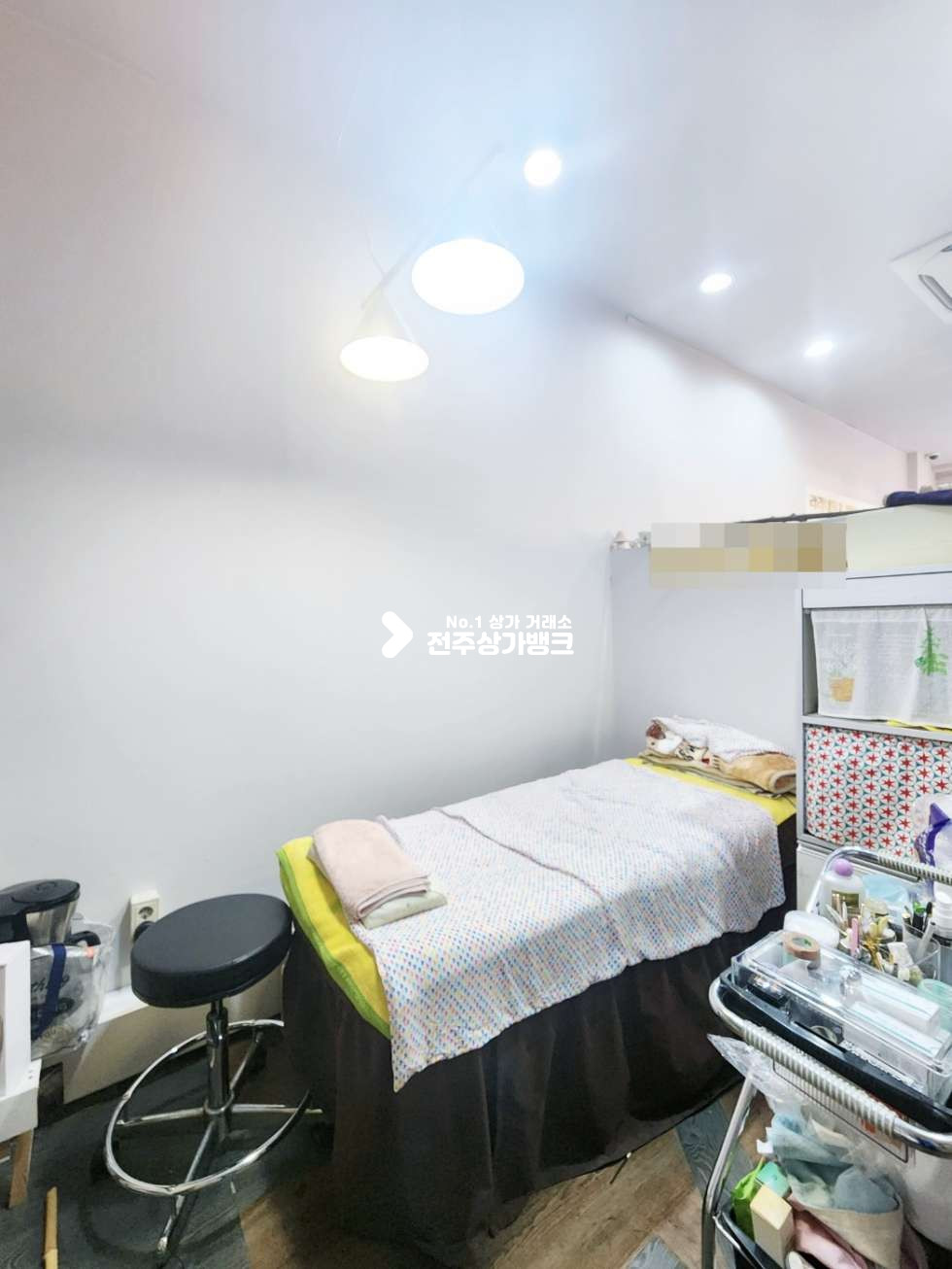전북 전주완산구 효자동3가 효자동3가 내부 잘되어있는 저렴한 권리금의 네일샵 양도양수 협의입주가능 월세 매물번호 14927 사진 4