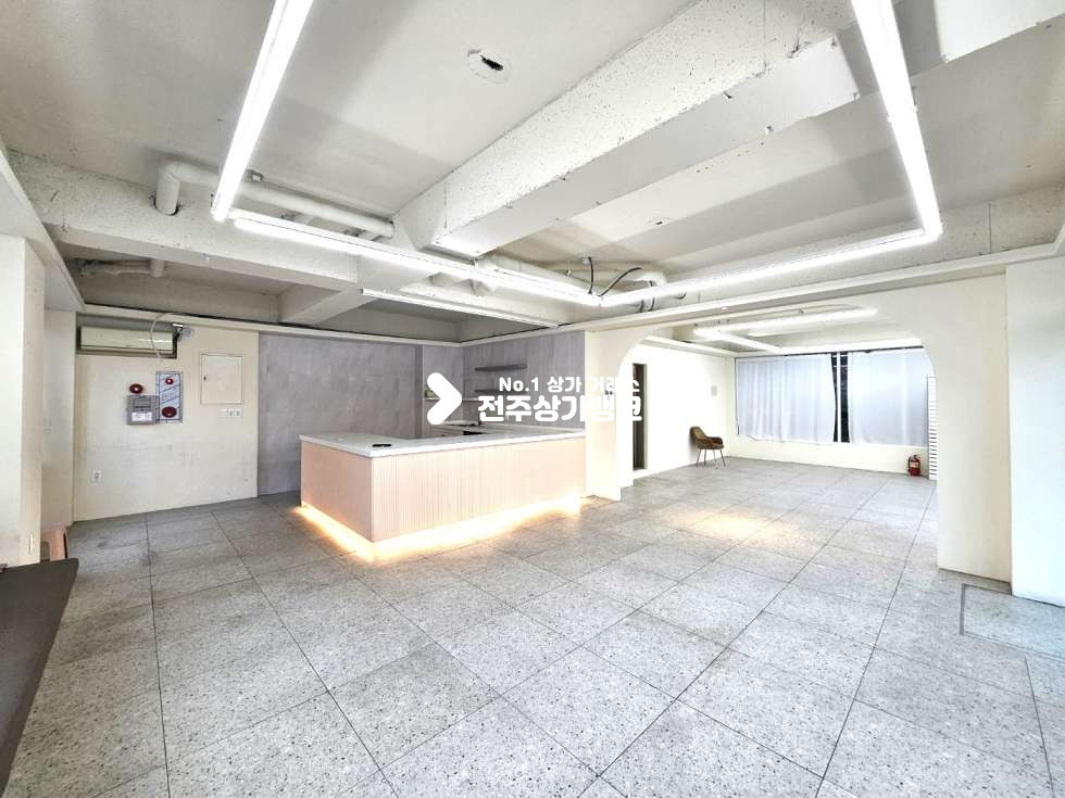 전북 전주덕진구 인후동1가 손 볼것 없는 완벽한 인테리어 1층 상가//에어컨 2대 월세 매물번호 13550 사진 1