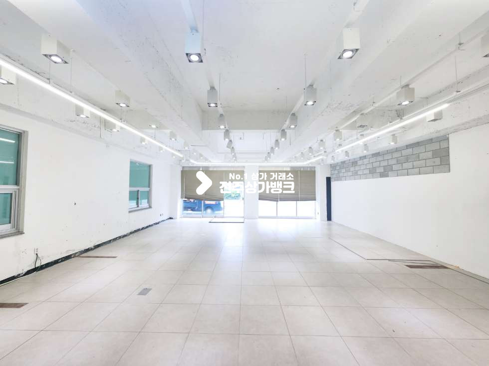 전북 전주완산구 중화산동2가 중화산동2가 유동인구많은 대로변상가 내부 천정,바닥 깔끔 즉시입주가능 ,분할가능 월세 매물번호 14933 사진 7