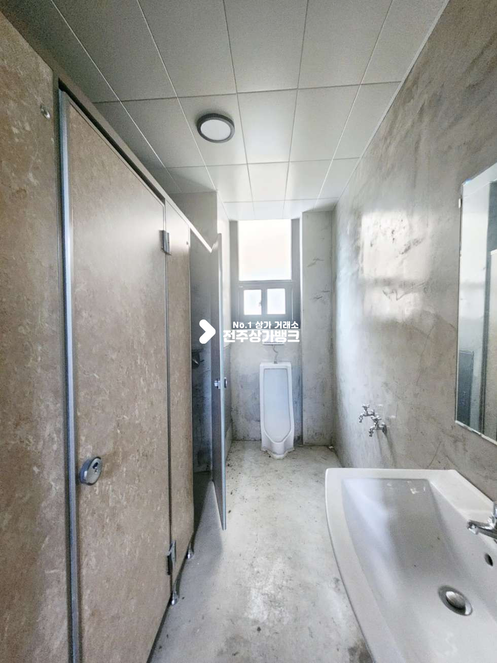 전북 전주완산구 중앙동3가 중앙동 객사초입부근 유동인구많은곳 사진관,파티룸등 강력추천 , 천정,바닥 공사지원 월세 매물번호 14946 사진 7