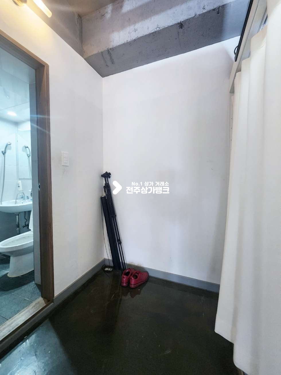 전북 전주완산구 중화산동2가 내부인테리어 잘되어있는 미용상가 양도양수 , 권리금 협의가능 월세 매물번호 14934 사진 9