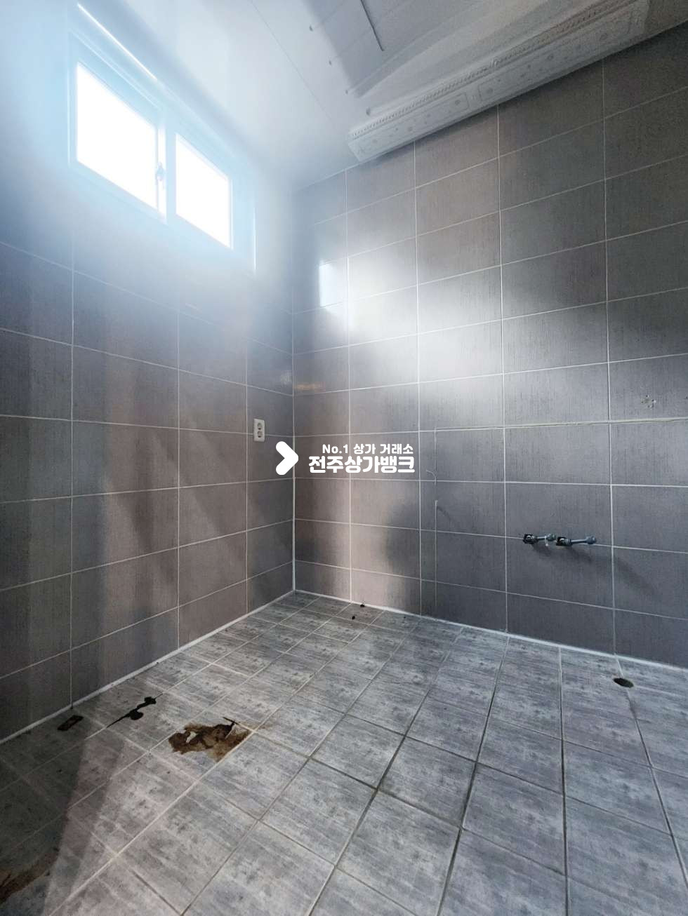전북 전주덕진구 금암동 금암동 2층 대형상가 터미널부근으로 유동인구많고 광고효과 최고 ! 즉시입주가능 월세 매물번호 14965 사진 13