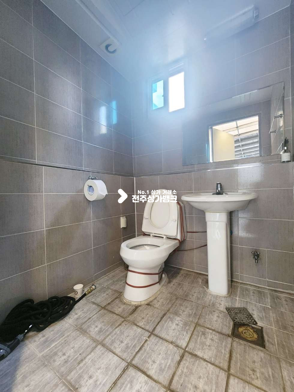 전북 전주덕진구 금암동 금암동 2층 대형상가 터미널부근으로 유동인구많고 광고효과 최고 ! 즉시입주가능 월세 매물번호 14965 사진 18