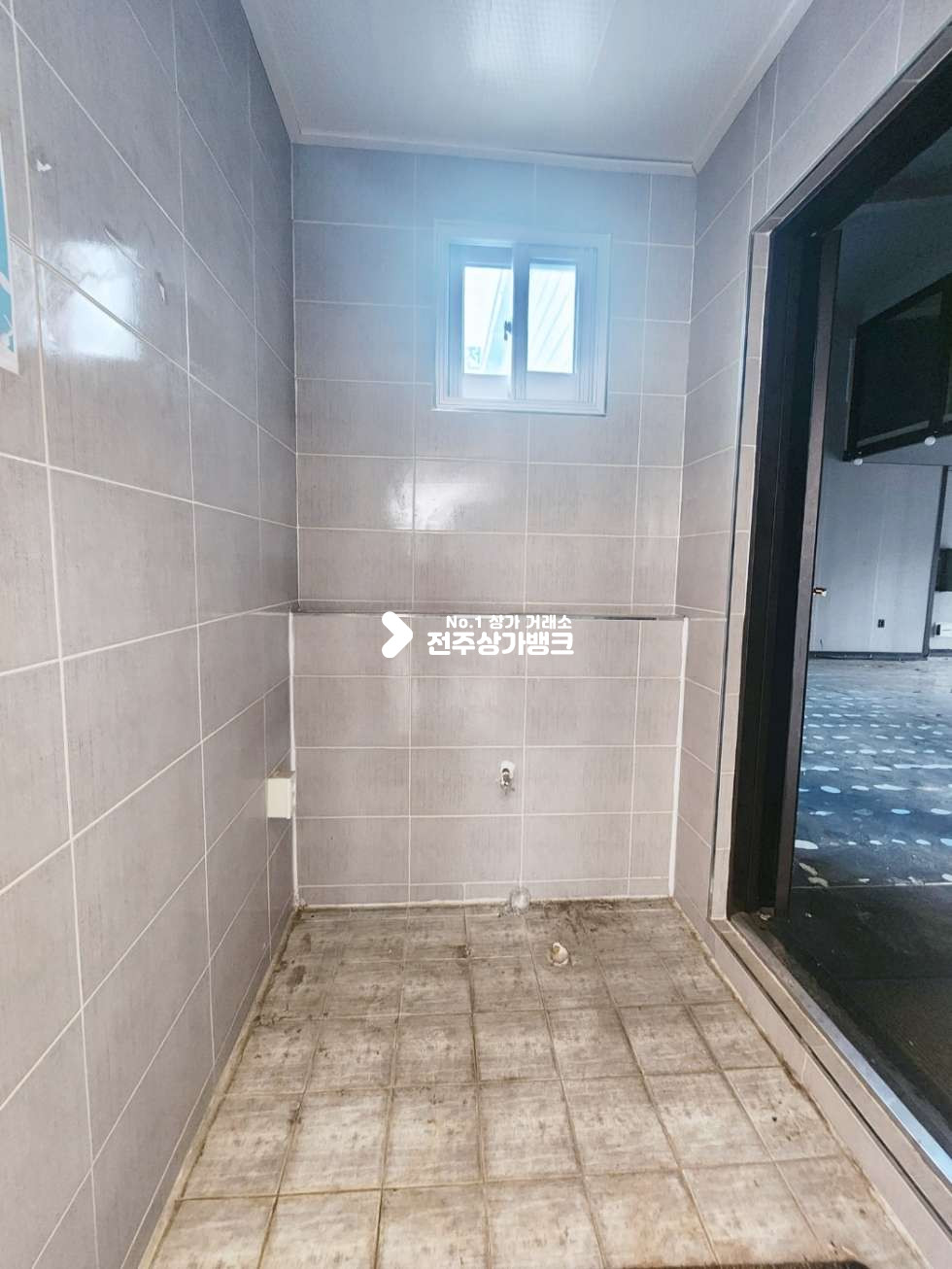 전북 전주덕진구 금암동 금암동 2층 대형상가 터미널부근으로 유동인구많고 광고효과 최고 ! 즉시입주가능 월세 매물번호 14965 사진 20
