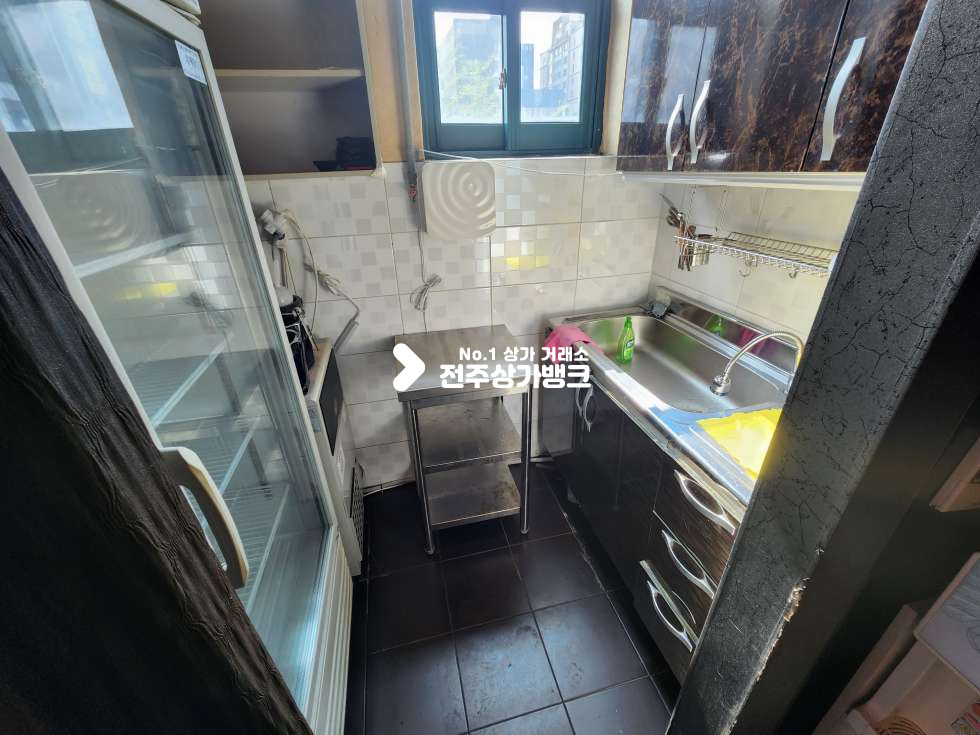 전북 전주완산구 효자동3가 ✧신시가지bar 승계 권리금 협의 가능✧ 월세 매물번호 11858 사진 3