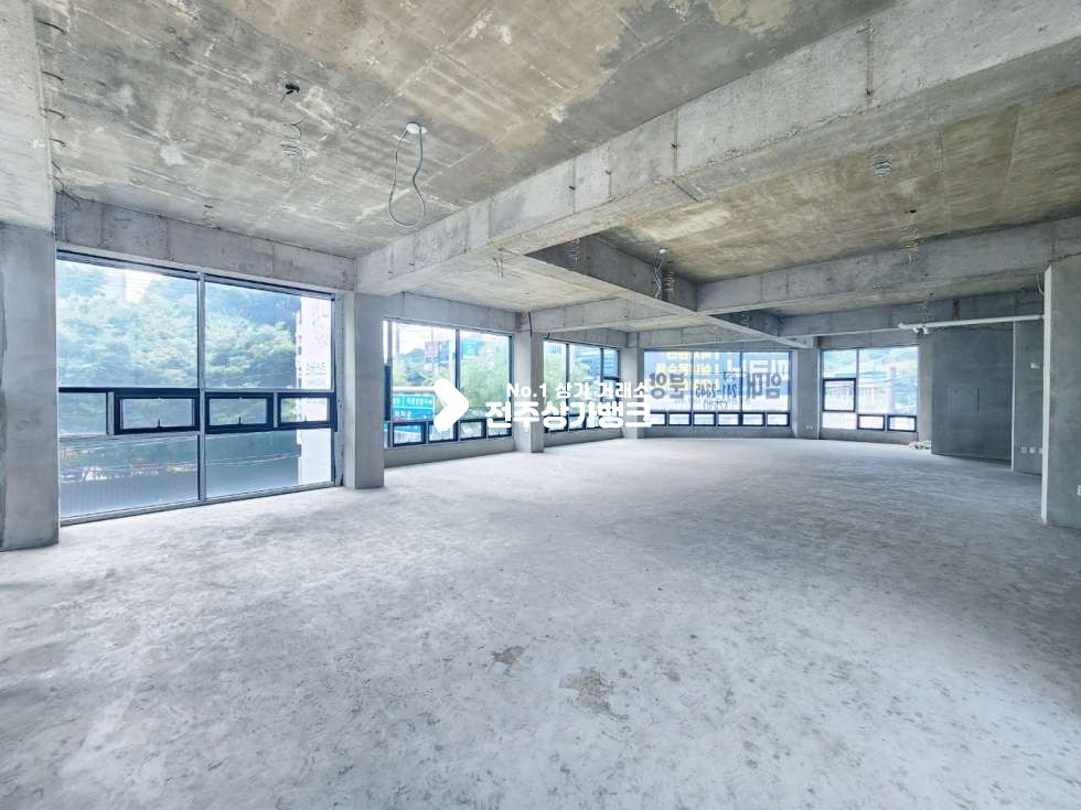 전북 전주완산구 효자동3가 효자동3가 서곡 대로변 부근 광고효과 좋은 통창으로된 상가 즉시입주가능 월세 매물번호 15014 사진 2