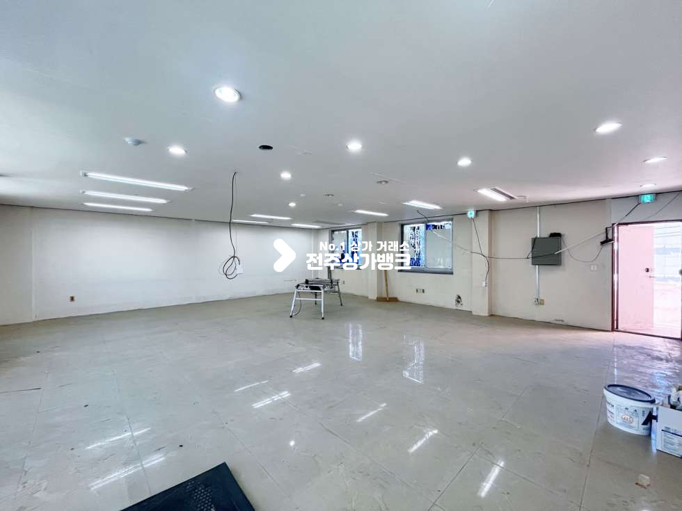 전북 전주완산구 서신동 ●서신중학교 인근 3층 33평 사무실 추천● 월세 매물번호 15026 사진 4