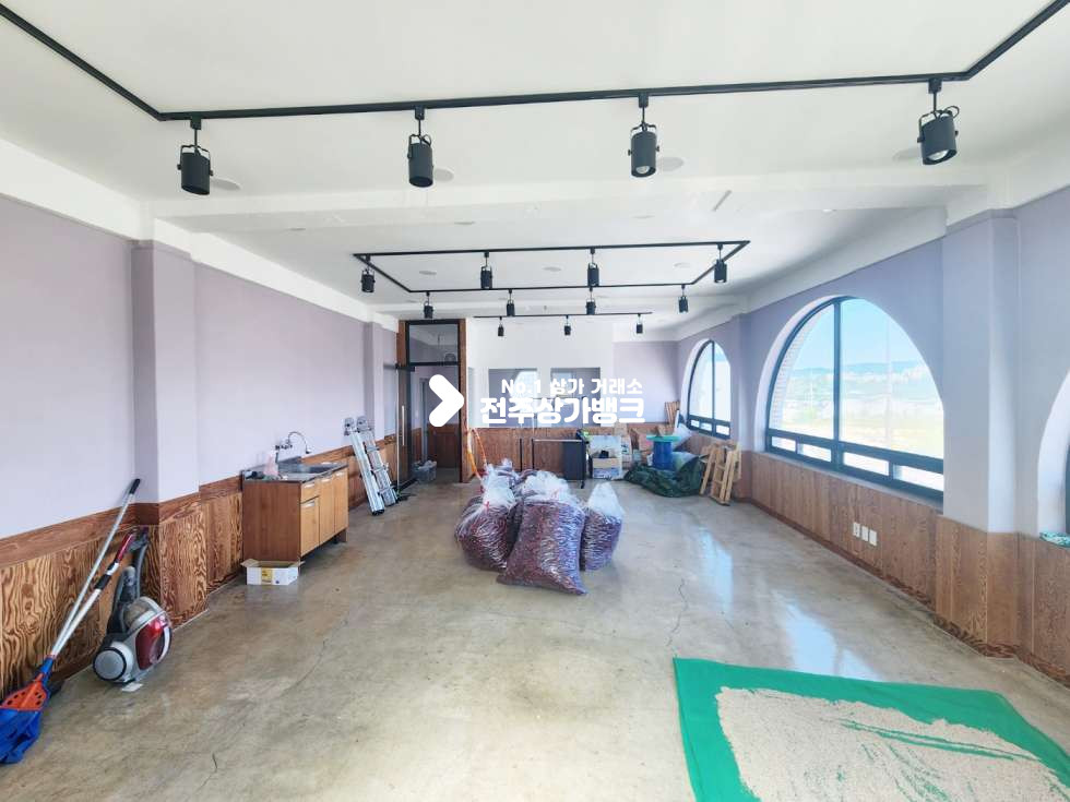 전북 전주완산구 삼천동2가 삼천동 저렴한가격대로 나온 2층 임대 내부깔끔 ~강력추천!! 월세 매물번호 15047 사진 2