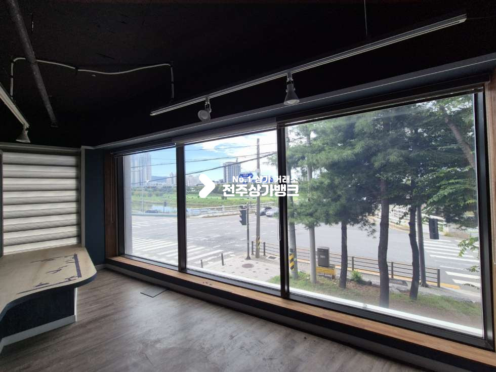 전북 전주완산구 서신동 ●서신동 2층 65평 사무실,판매시설 추천● 월세 매물번호 15065 사진 3
