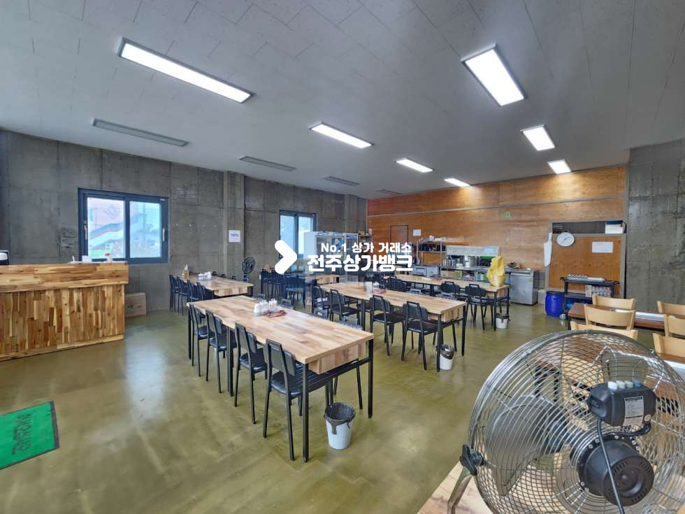 전북 완주군 삼례읍 하리 ★삼례 주차장넓은 1층 50평 상가★ 월세 매물번호 15079 사진 3