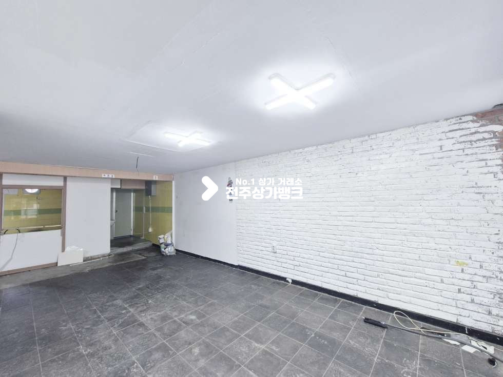 전북 전주완산구 평화동1가 ●평화동 대단지아파트 입구 1층상가 판매점, 자유업종 추천● 월세 매물번호 15101 사진 3