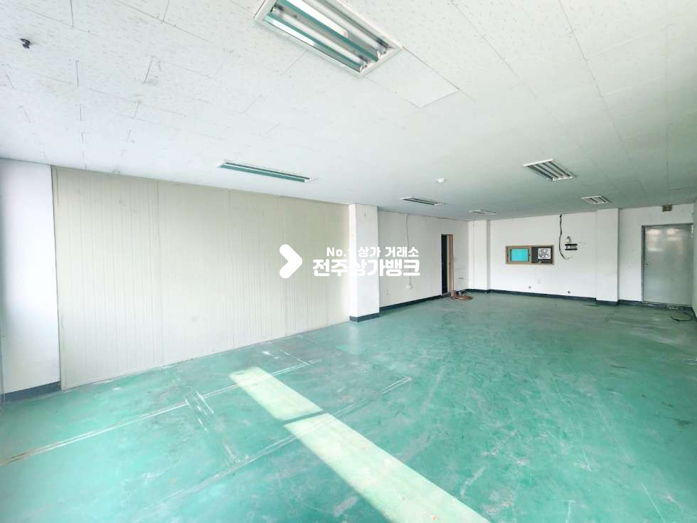전북 전주덕진구 반월동 전주ic가까운 반월동 1층 상가임대 내부화장실 있으며 가격협의가능 즉시입주가능 월세 매물번호 15171 사진 1