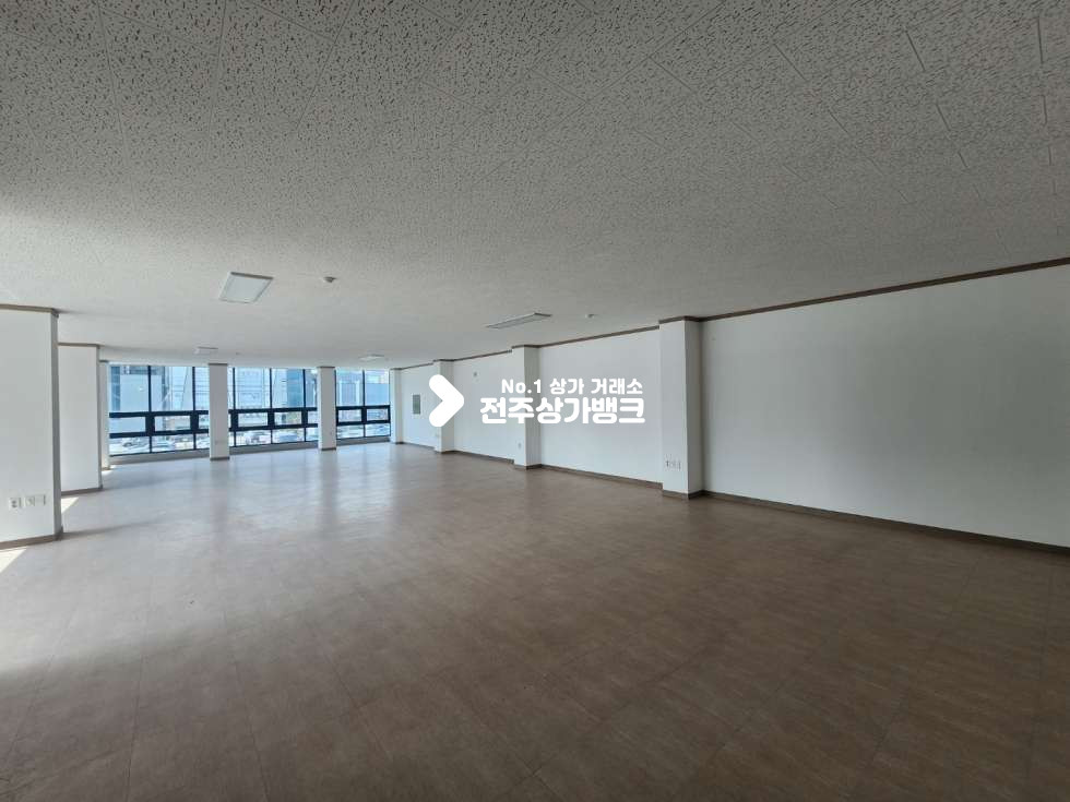 전북 전주완산구 효자동3가 효자동 신시가지 넒은 사무실,상가 매물 즉시입주 가능합니다. 월세 매물번호 12482 사진 3