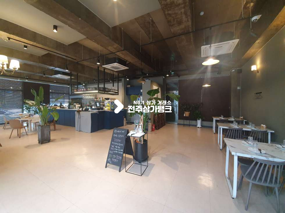 전북 전주덕진구 우아동2가 아중초등학교부근 입지양호 시설깨끗하고 커피숍으로도 괜찮은 상가 추천드립니다 월세 매물번호 11169 사진 1