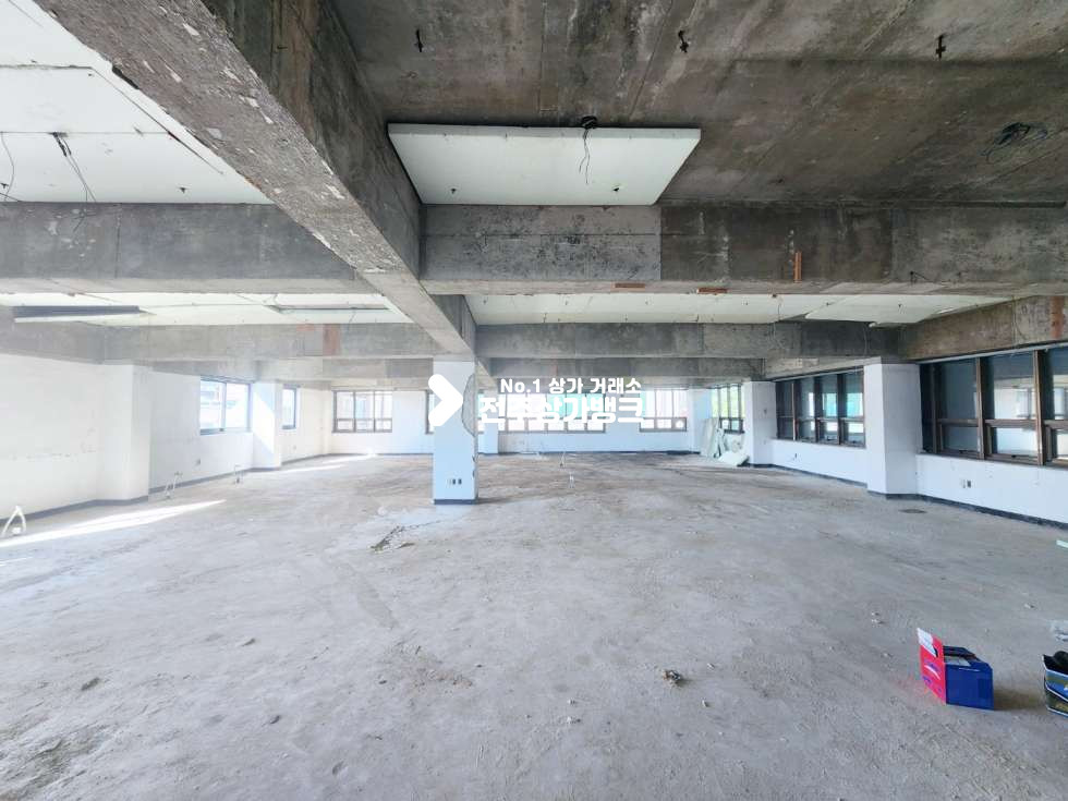전북 전주완산구 중화산동2가 중화산동 대로변부근 대형평수 내부 철거완료 저렴한 금액 즉시입주가능 월세 매물번호 15285 사진 2
