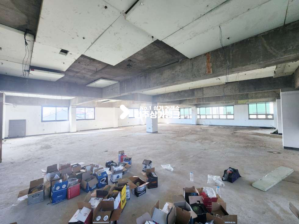 전북 전주완산구 중화산동2가 중화산동 대로변부근 대형평수 내부 철거완료 저렴한 금액 즉시입주가능 월세 매물번호 15285 사진 3