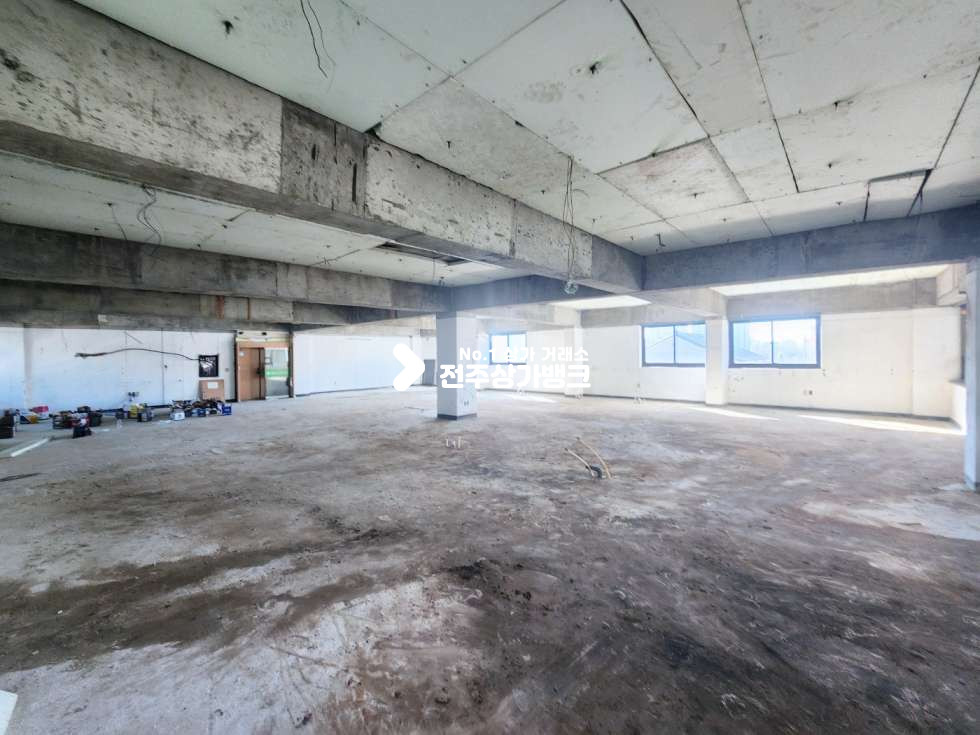 전북 전주완산구 중화산동2가 중화산동 대로변부근 대형평수 내부 철거완료 저렴한 금액 즉시입주가능 월세 매물번호 15285 사진 4