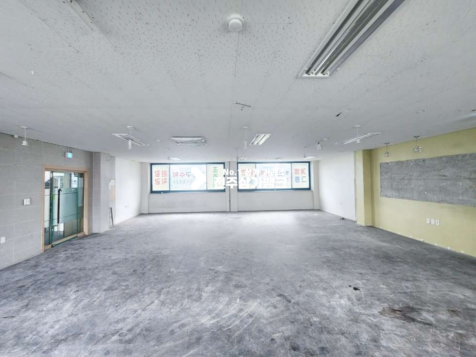 전북 전주완산구 효자동3가 서곡 아파트앞 상권 학원으로 강력추천 , 내부 싱크대설치 , 내부화장실 있음 월세 매물번호 15287 사진 3
