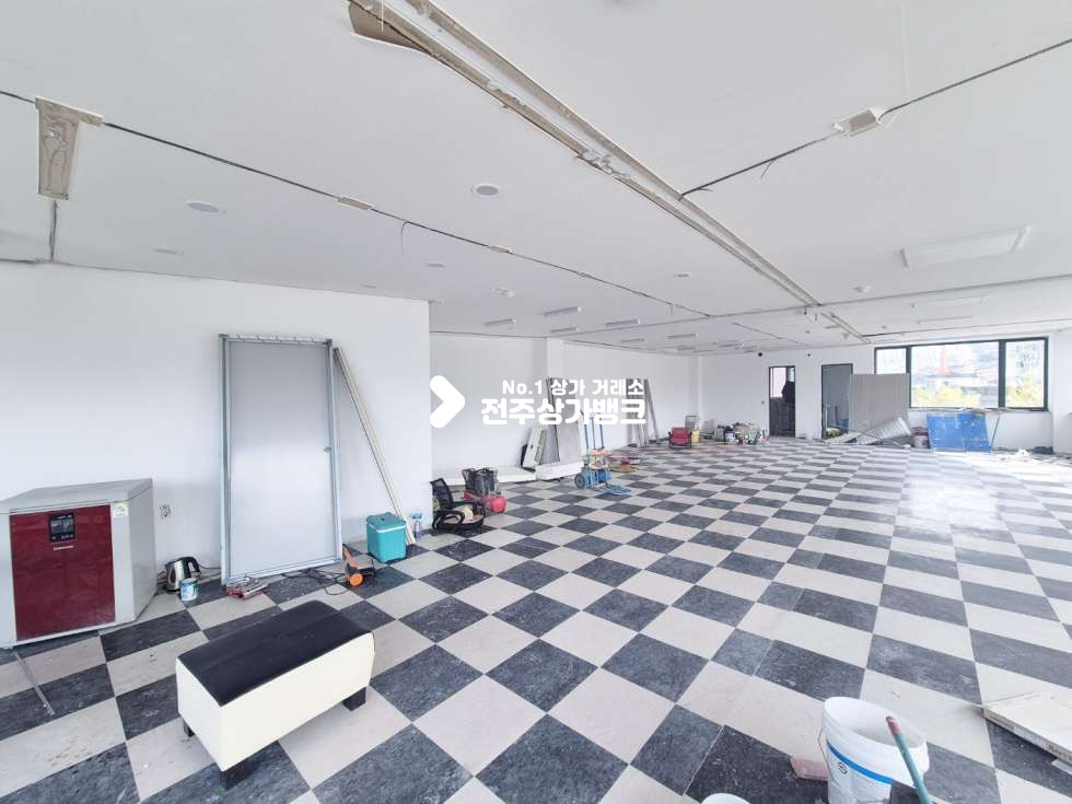 전북 전주완산구 중화산동2가 ○중화산동 백제대로변 사거리 3층 상가 사무실 추천○ 월세 매물번호 15293 사진 4