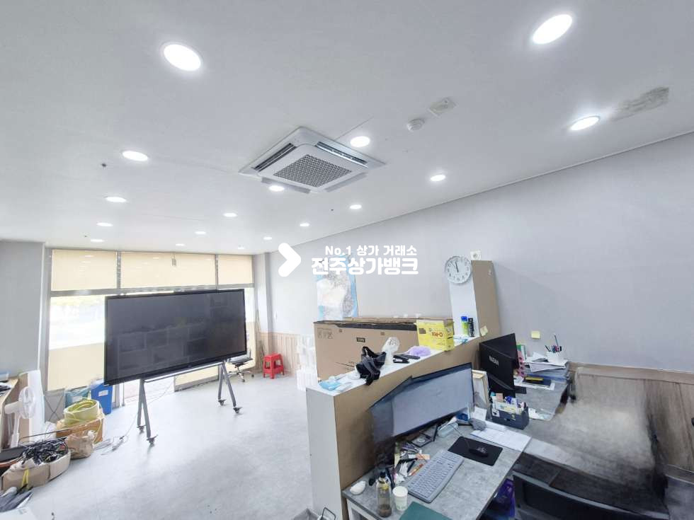 전북 전주완산구 효자동3가 ○효자동 농소전원주택단지 인근 대로변 상가 1층 사무실 추천 ○ 월세 매물번호 15305 사진 1