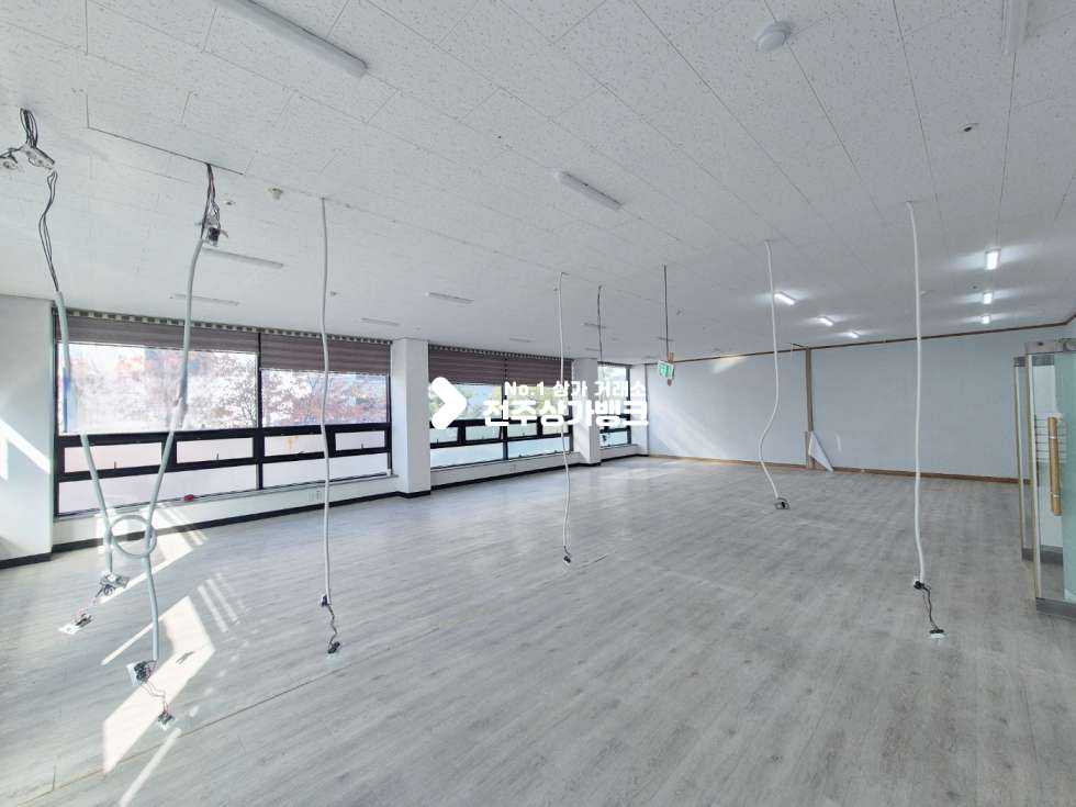 전북 전주완산구 효자동2가 ○효자동 신시가지 2층상가 사무실 추천○ 월세 매물번호 15319 사진 3