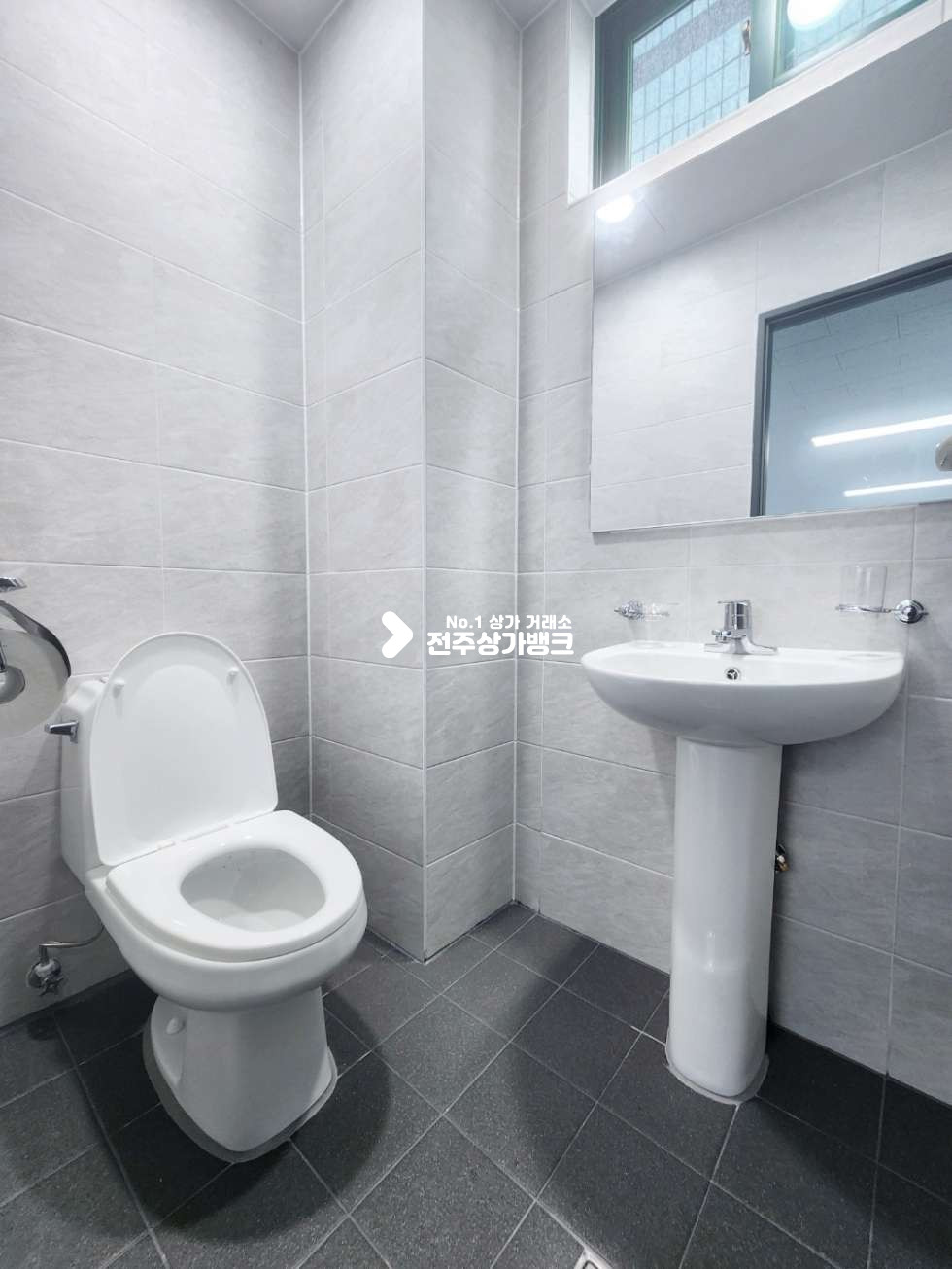 전북 전주완산구 삼천동1가 내부 리모델링 인테리어 깔끔 사무실,사진관등 저렴한금액에 창업가능 즉시입주가능 월세 매물번호 15328 사진 8