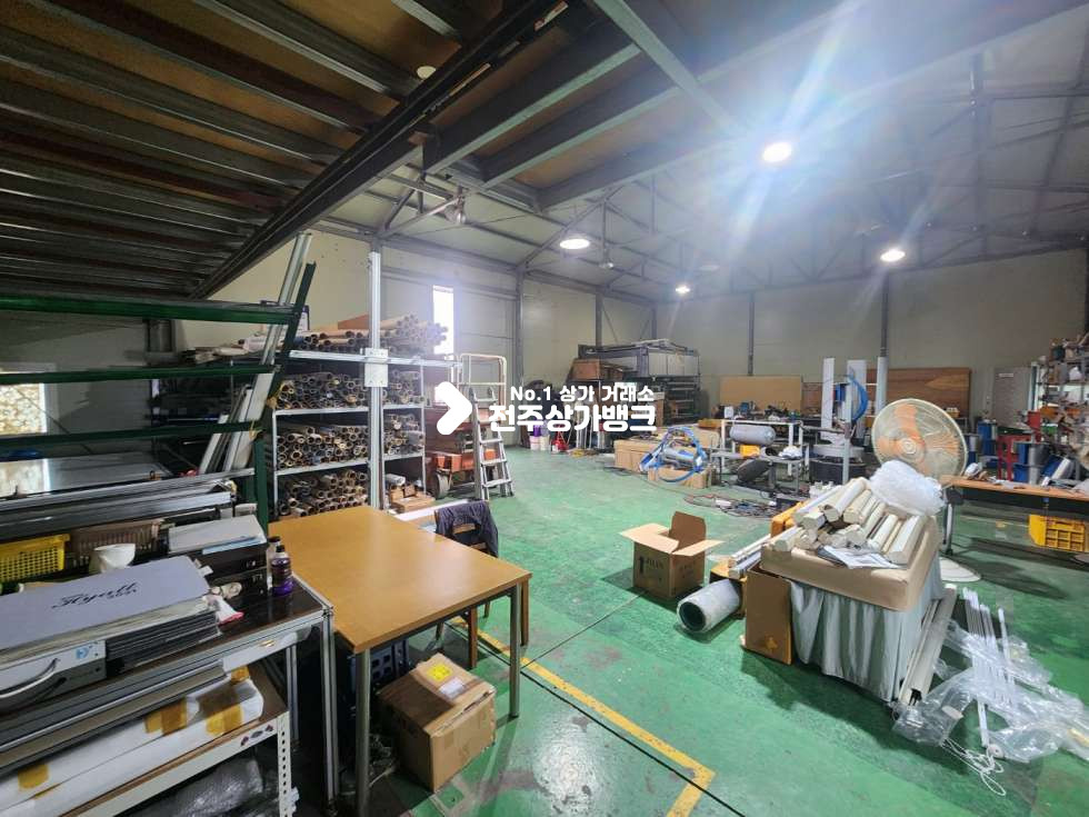 전북 전주덕진구 반월동 삼례대로 부근 60평형 제조업 , 20평형 사무실 가능 내부,외부 화장실 있음 즉시입주가능 월세 매물번호 15342 사진 3