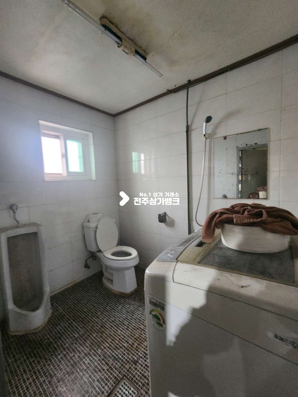 전북 전주덕진구 반월동 삼례대로 부근 60평형 제조업 , 20평형 사무실 가능 내부,외부 화장실 있음 즉시입주가능 월세 매물번호 15342 사진 13