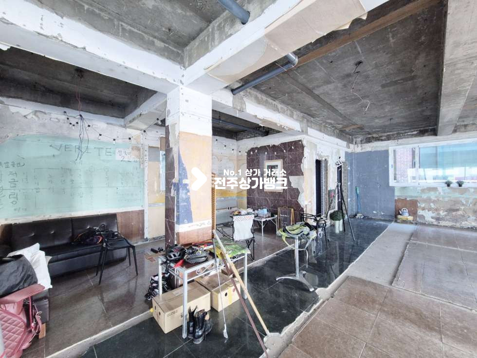 전북 전주덕진구 덕진동1가 북대 먹자골목 3층 69평 상가. 월세 매물번호 15396 사진 5