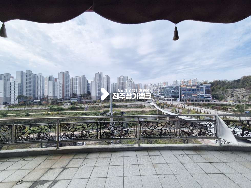 전북 전주완산구 삼천동1가 삼천둉 효천교 인근 4층 큰평수 상가. 카페 ,휴게음식점 추천 월세 매물번호 15415 사진 5