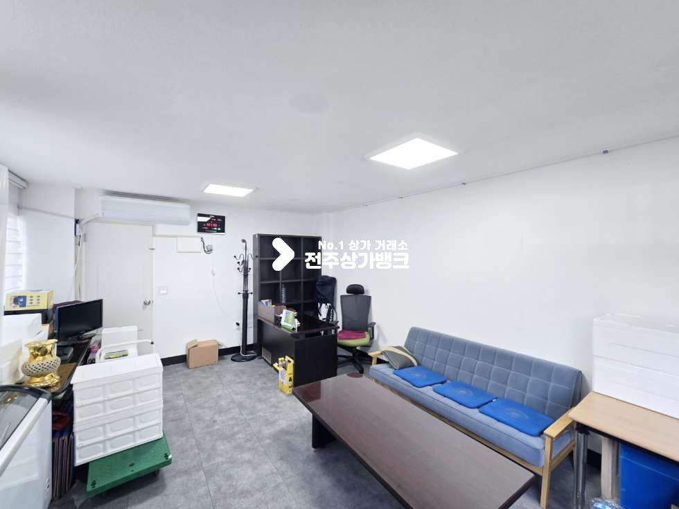 전북 전주완산구 서신동 서신동 저렴한 가격 권리금협의가능 10평 사무실 강력추천 ! 협의입주가능 월세 매물번호 15418 사진 1