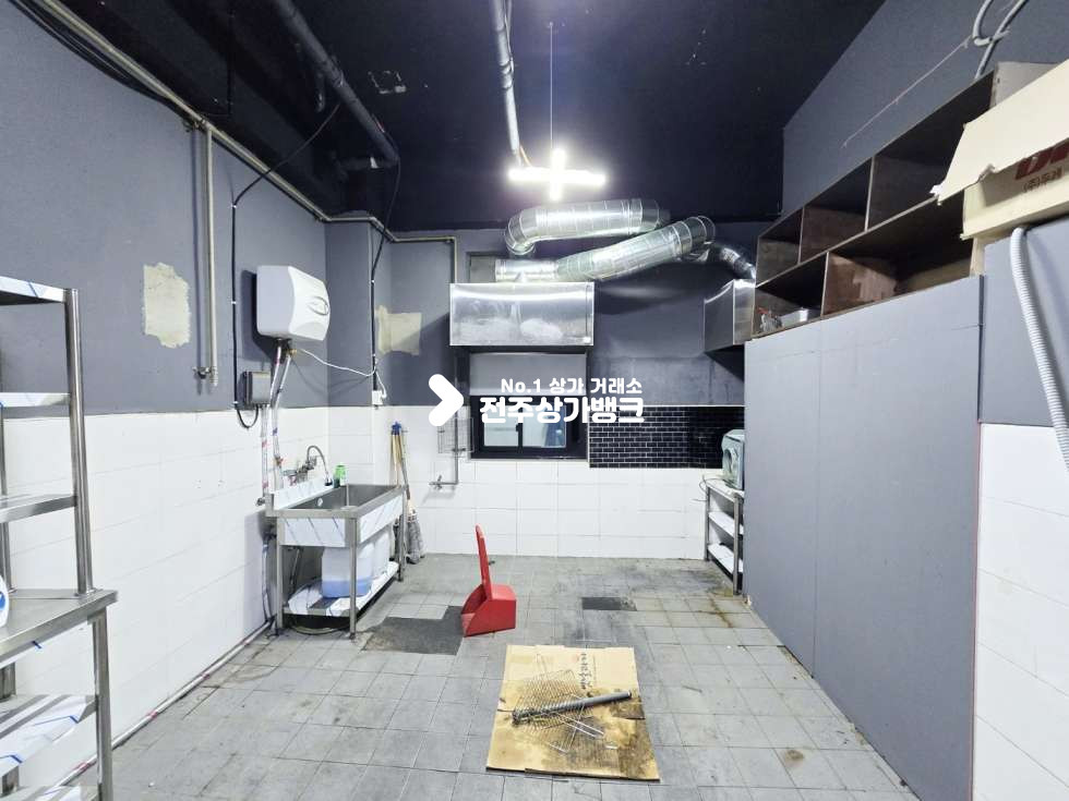 전북 전주완산구 효자동3가 신시가지 메인거리 2층 무권리금 상가 필요시 철거가능 즉시입주가능 월세 매물번호 15427 사진 12