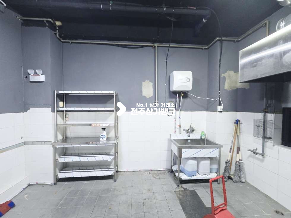 전북 전주완산구 효자동3가 신시가지 메인거리 2층 무권리금 상가 필요시 철거가능 즉시입주가능 월세 매물번호 15427 사진 14