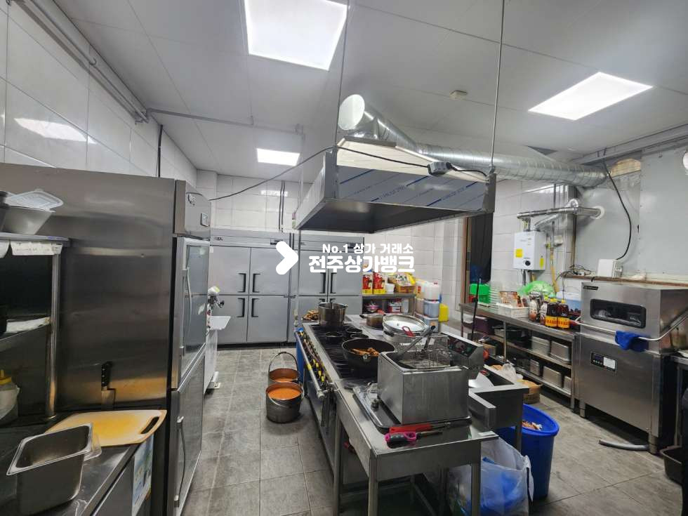 전북 전주덕진구 송천동1가 송천동 60평형 고깃집 양도양수 or 철거도 가능 월세 매물번호 13980 사진 7