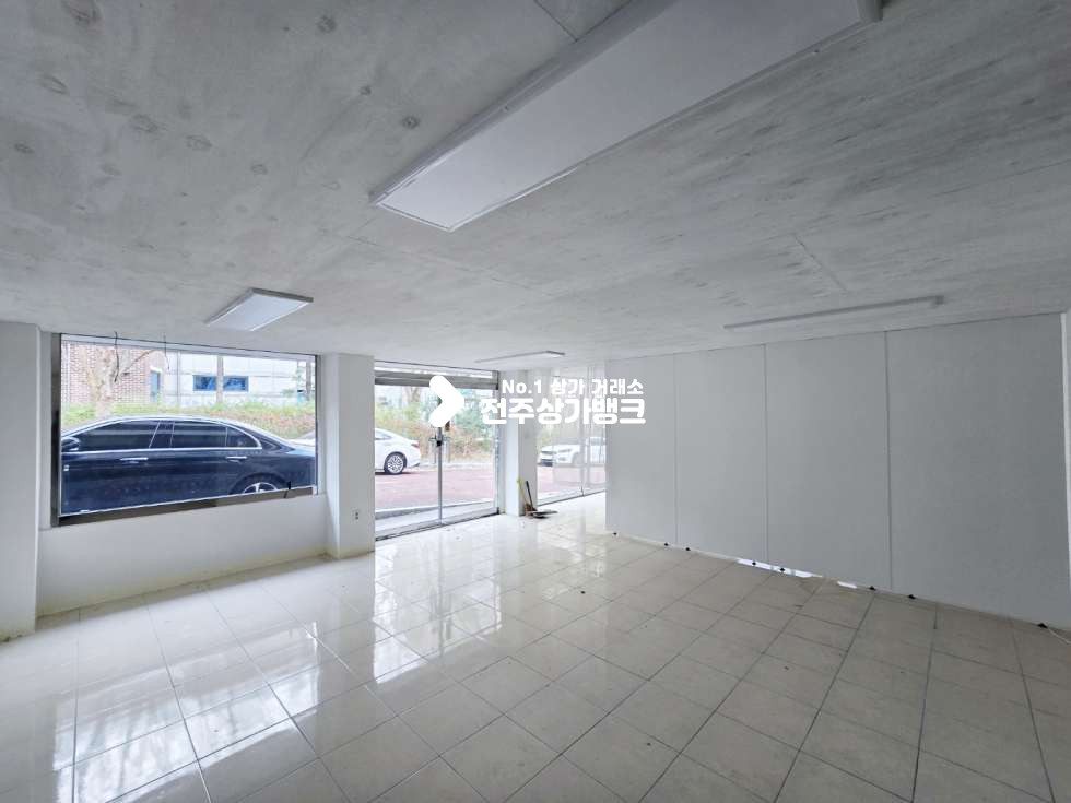 전북 전주완산구 효자동3가 효자동3가 고등학교 부근 1층 빌라상가 내부 천장,바닥완료 즉시입주가능 월세 매물번호 15468 사진 3