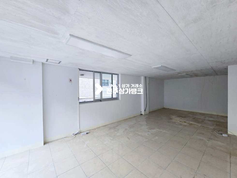 전북 전주완산구 효자동3가 효자동3가 고등학교 부근 1층 빌라상가 내부 천장,바닥완료 즉시입주가능 월세 매물번호 15468 사진 4