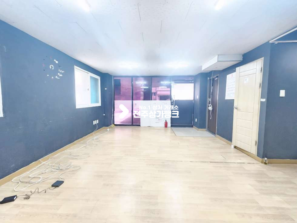 전북 전주완산구 서신동 서신동 저렴한 가격 !! 12평 미용상가 , 기타 판매점으로 강력추천 즉시입주가능 월세 매물번호 14095 사진 2