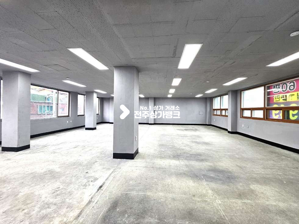 전북 전주완산구 서신동 서신동 도로변 58평//학원.사무실 추천//최저가 월세 매물번호 14665 사진 2