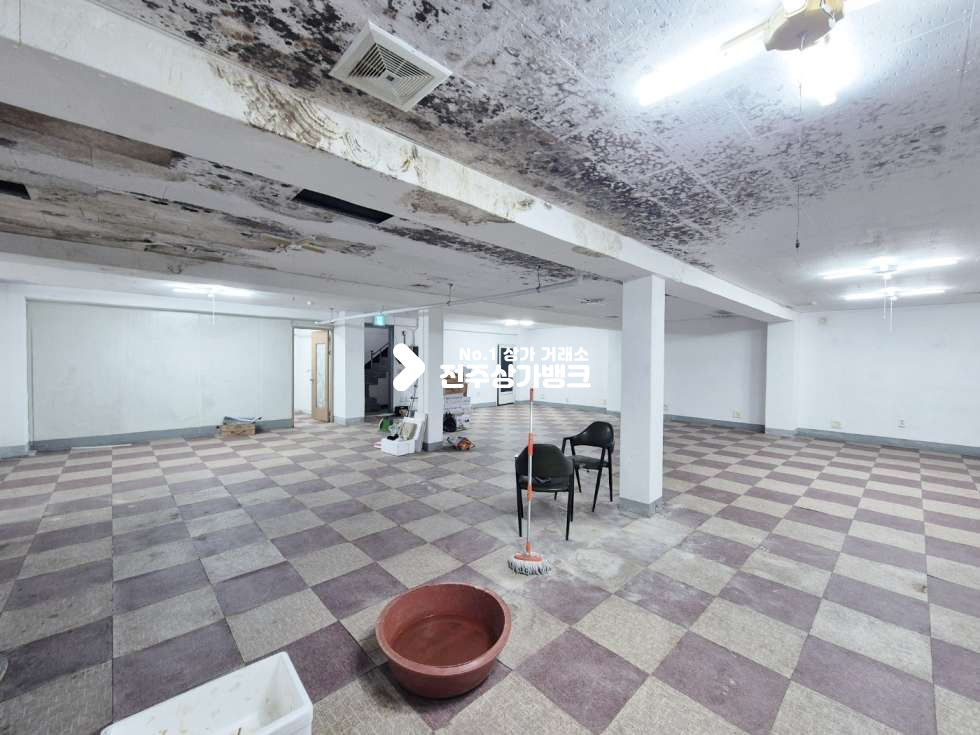 전북 전주완산구 중화산동2가 중화산동 빙산경기장 인근 지하상가. 연습실 추천 월세 매물번호 15488 사진 2