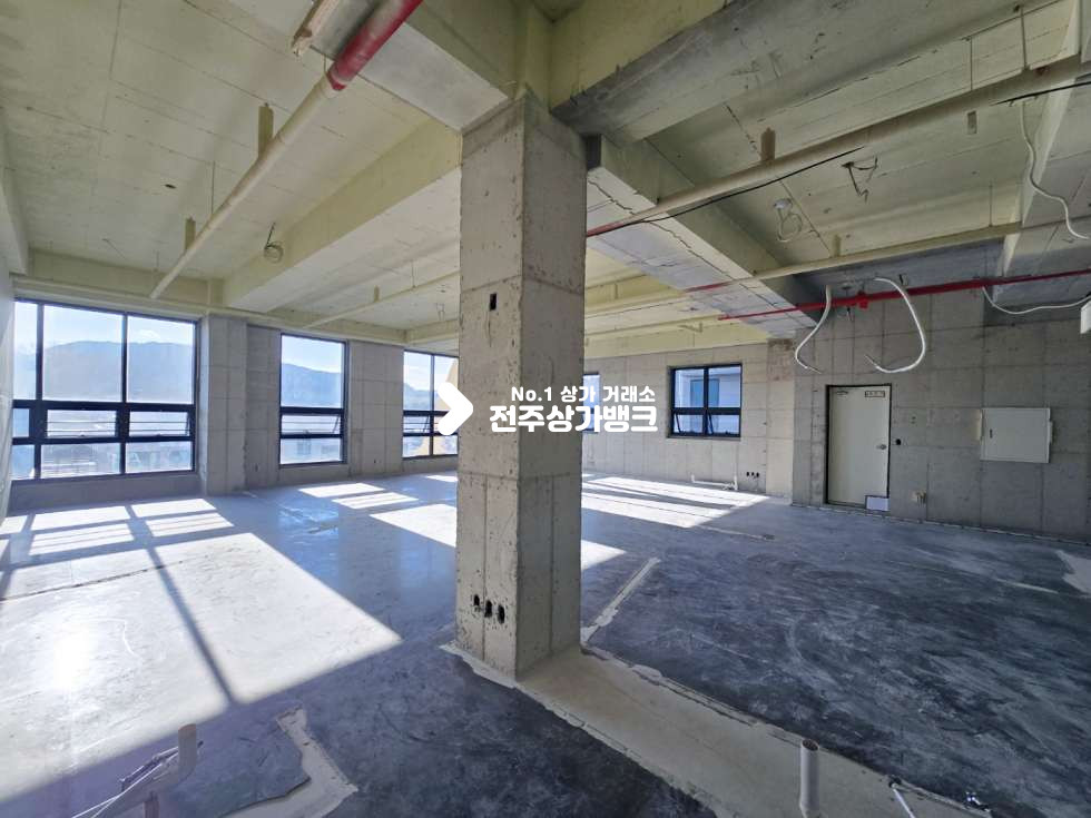 전북 전주완산구 삼천동2가 효천지구 깔끔하게 철거된 학원상가 즉시입주가능 월세 매물번호 15499 사진 6