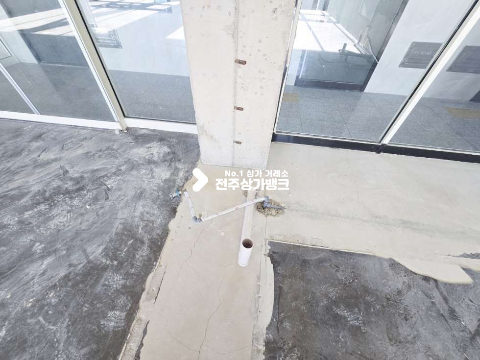 전북 전주완산구 삼천동2가 효천지구 깔끔하게 철거된 학원상가 즉시입주가능 월세 매물번호 15499 사진 8