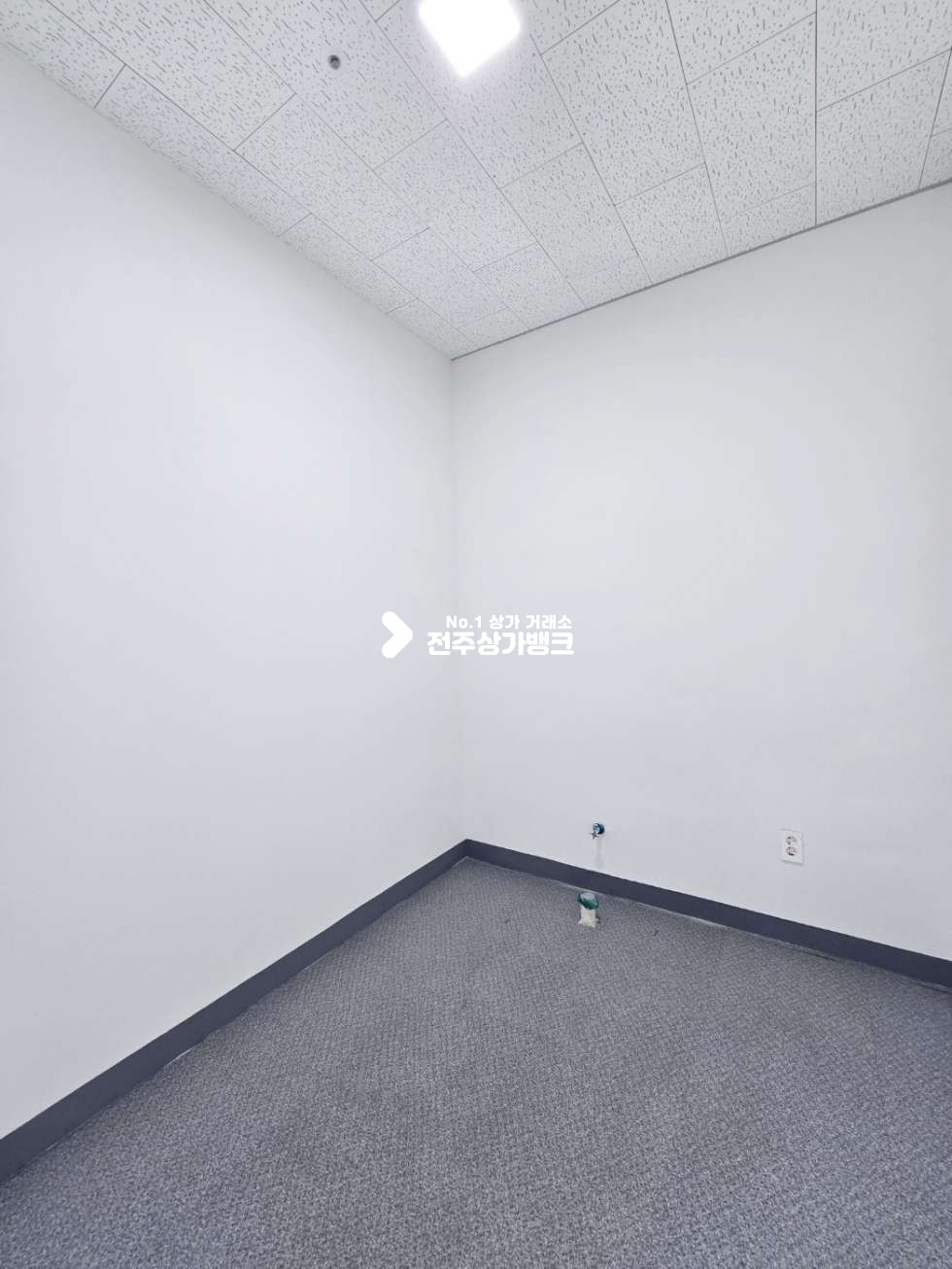 전북 전주완산구 효자동2가 효자동2가 룸분리,에어컨3대,탕비실까지 완벽 즉시사용가능 월세 매물번호 15500 사진 8