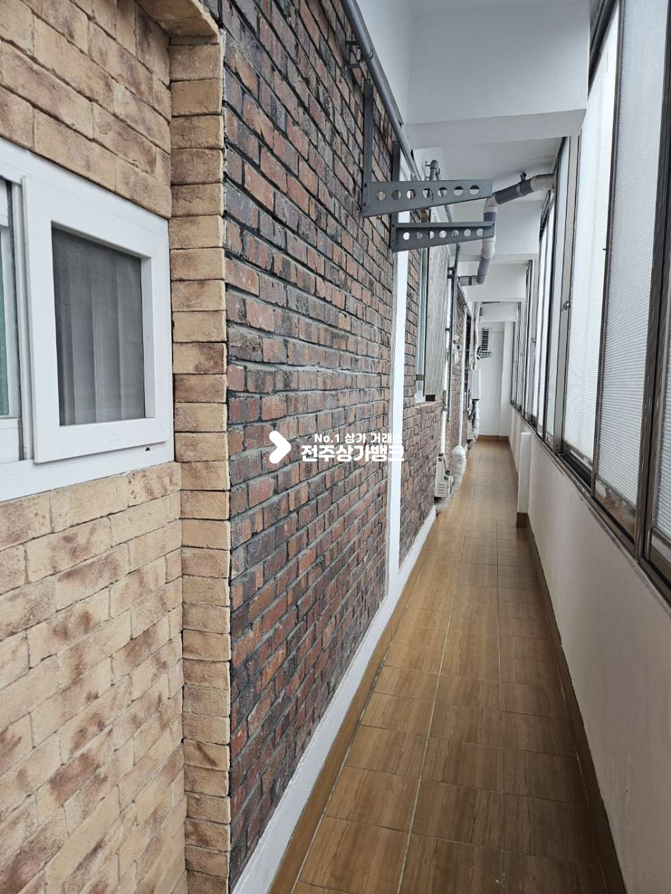 전북 전주덕진구 우아동3가 20평대 저렴//내부 화장실 다용도실//베란다//수납장//싱크대 월세 매물번호 13466 사진 6