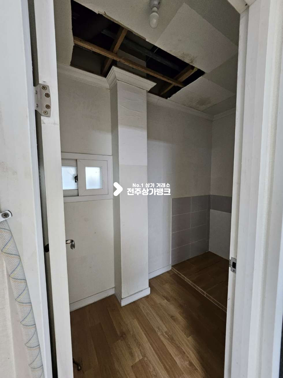 전북 전주덕진구 우아동3가 20평대 저렴//내부 화장실 다용도실//베란다//수납장//싱크대 월세 매물번호 13466 사진 7
