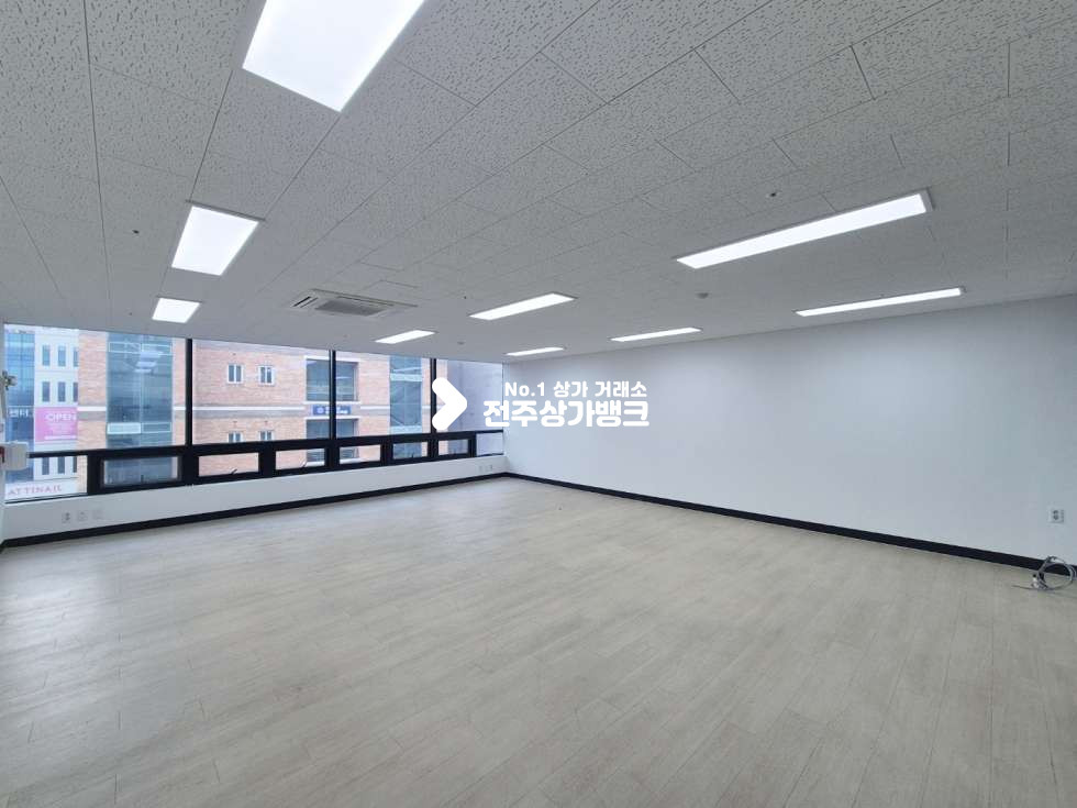 전북 전주완산구 효자동2가 ○효자동 롯데마트 인근 깔끔한 4층 상가. 사무실 추천○ 월세 매물번호 15529 사진 2
