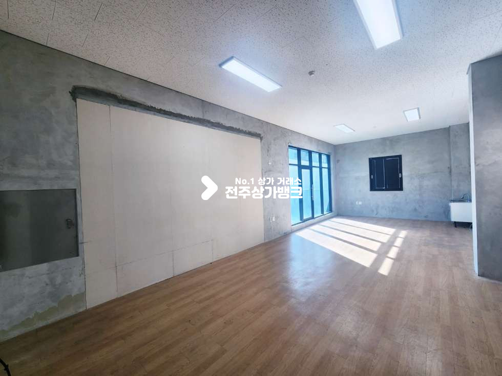 전북 전주완산구 효자동3가 내부인테리어깔끔 공용테라스 있음 저렴한 사무실강력추천 엘베유! 월세 매물번호 15330 사진 1