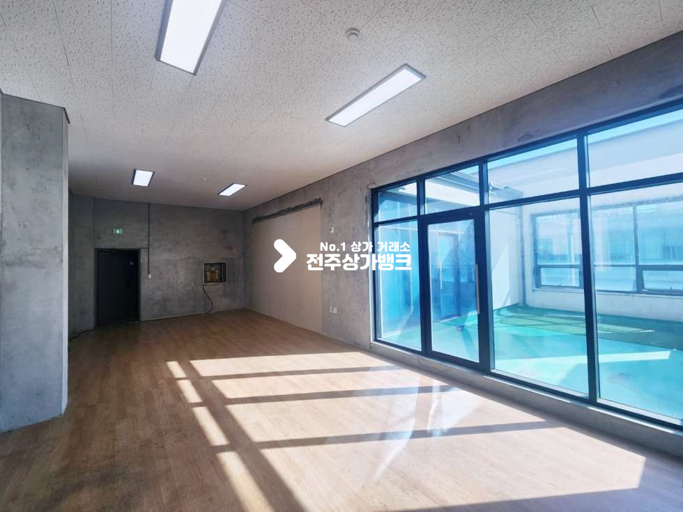 전북 전주완산구 효자동3가 내부인테리어깔끔 공용테라스 있음 저렴한 사무실강력추천 엘베유! 월세 매물번호 15330 사진 2