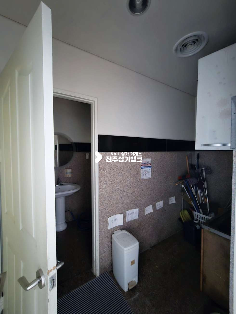 전북 전주완산구 중화산동2가 중화산동 건물 통임대 3층구성 내부 냉난방기 완비 임대료,시설기간협의 자유업종가능 월세 매물번호 15537 사진 9