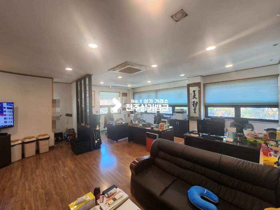 전북 전주완산구 효자동3가 효자동3가 대로변 광고효과 좋은 사무실임대 협의입주 가능 월세 매물번호 15390 사진 2
